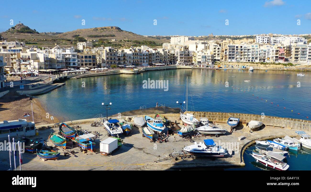 Ancien village de pêcheurs Marsalforn est main holiday resort sur Gozo Banque D'Images