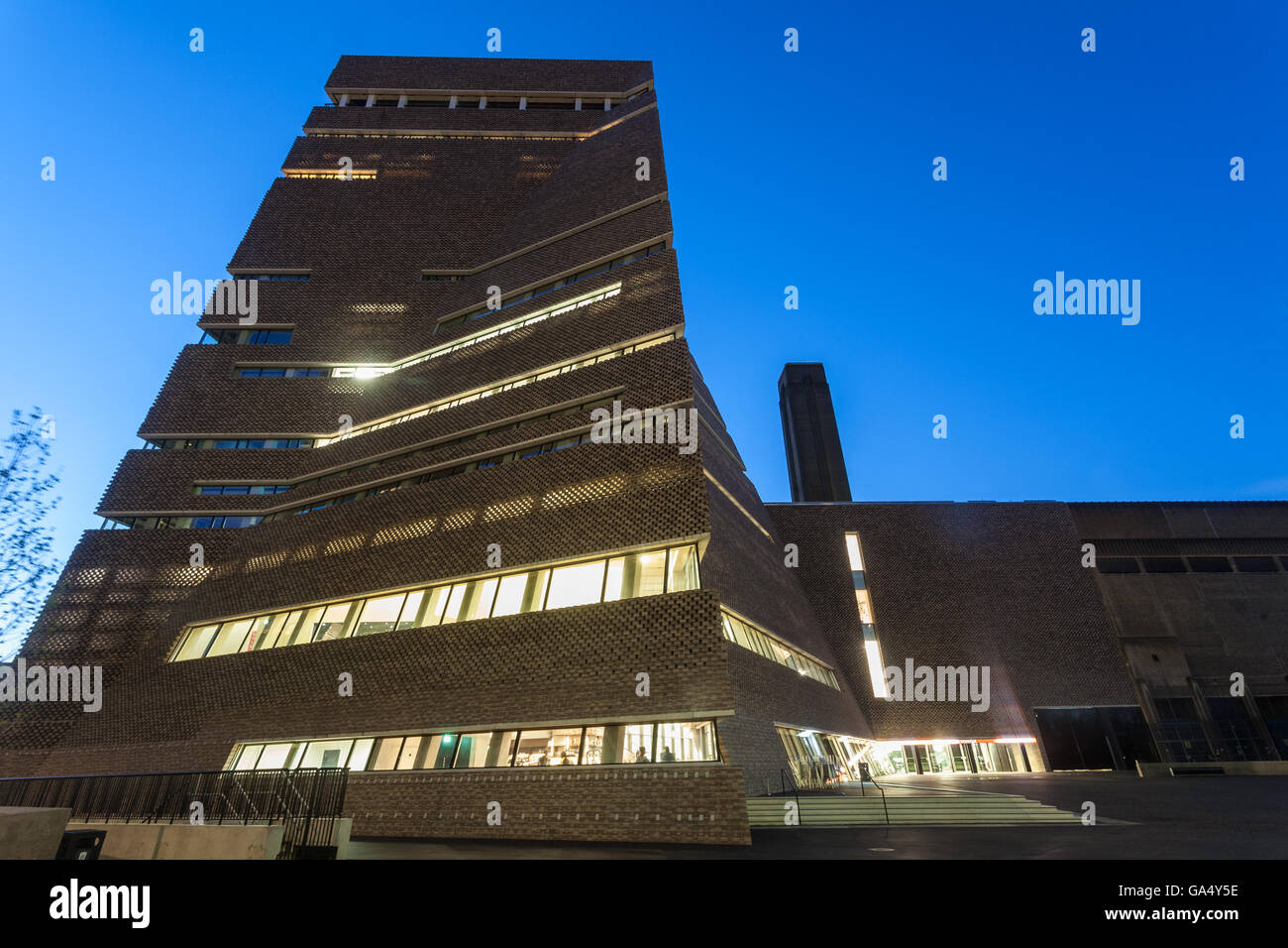 L'Extension de la Tate Modern - Interrupteur chambre au crépuscule - Bankside, Londres Banque D'Images