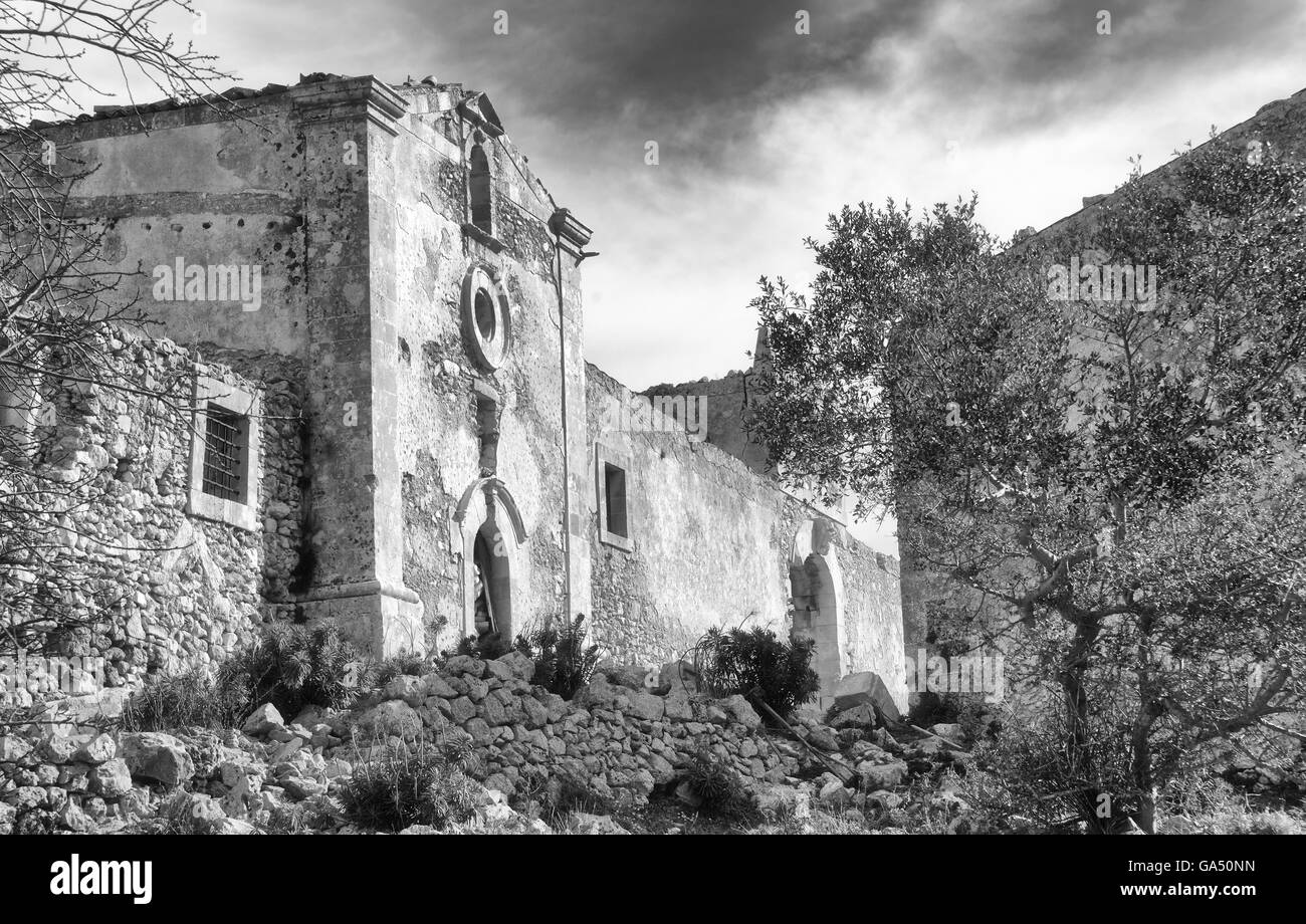Casino Grande, grande ferme fortifiée du 18e siècle. Monte Climiti la Sicile. Banque D'Images