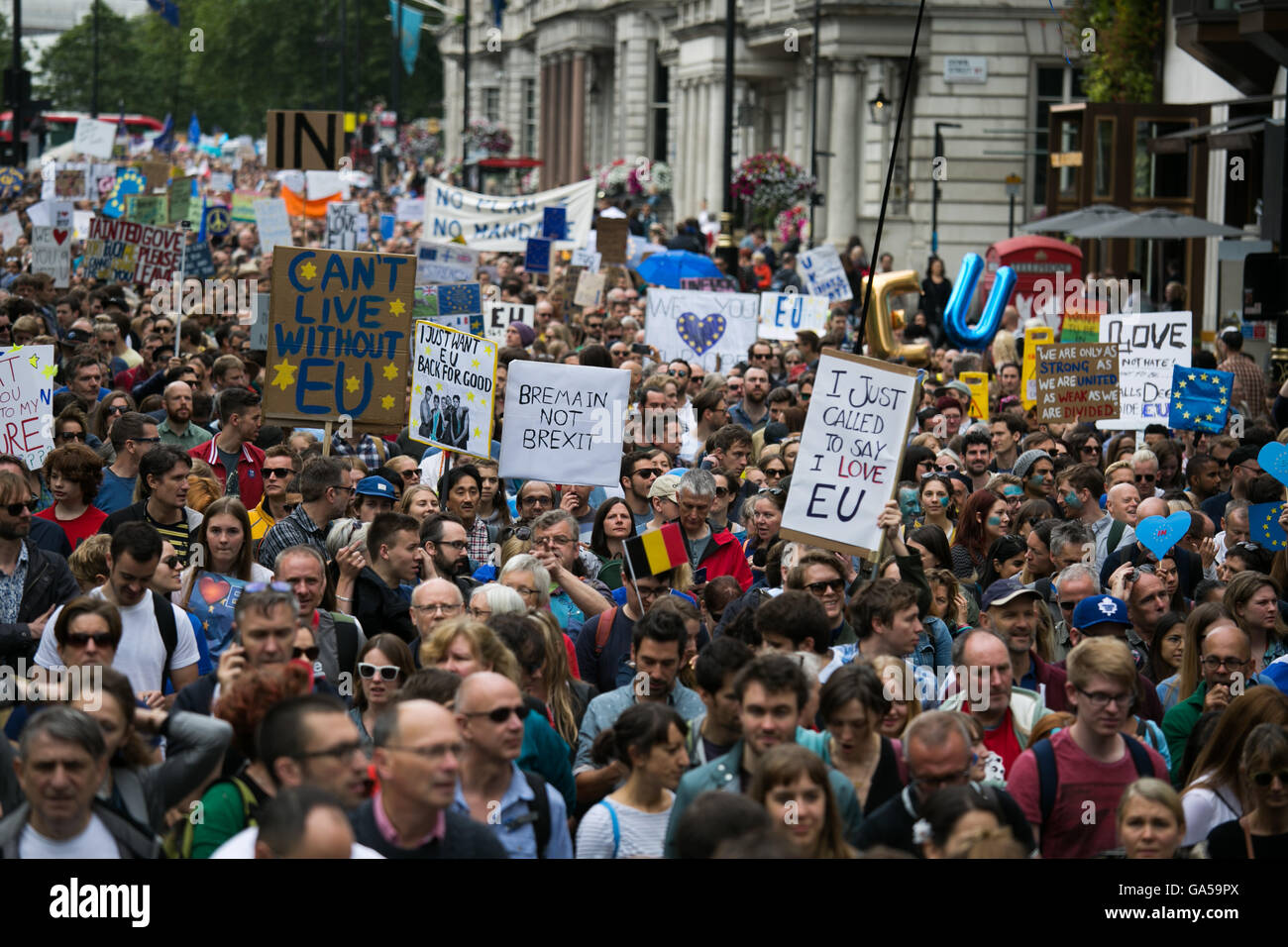 Londres, Royaume-Uni. 2 juillet, 2016. Anti-Brexit mars et rassemblement à Londres, Royaume-Uni le 2 juillet 2016. Credit : Kristian Birsfelden/Alamy Live News Banque D'Images