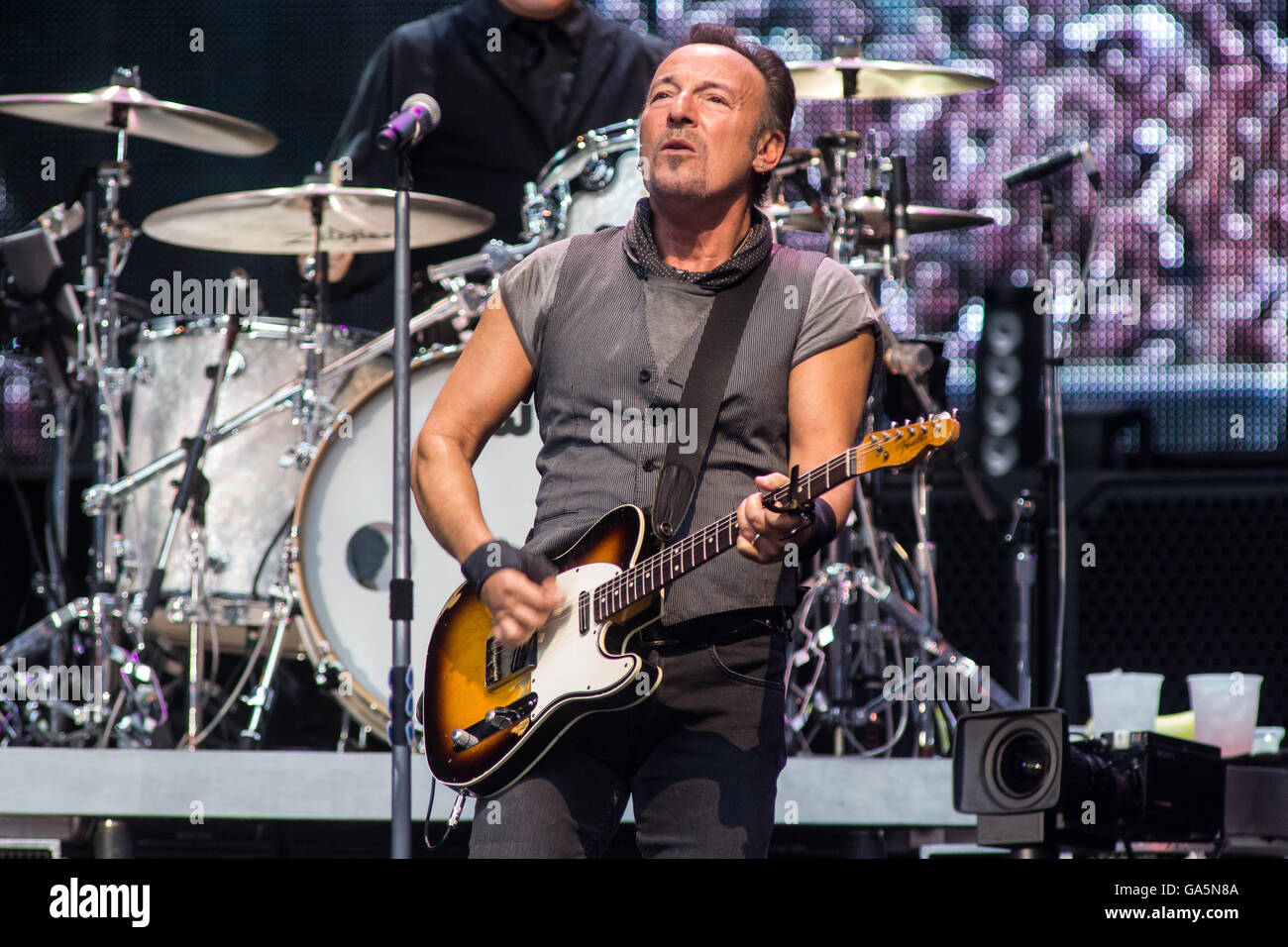 Milan Italie. 03e Juillet 2016. La légende de rock américain Bruce Springsteen effectue sur scène au Stadio San Siro Pendant 'la rivière d''2016' Credit : Rodolfo Sassano/Alamy Live News Banque D'Images