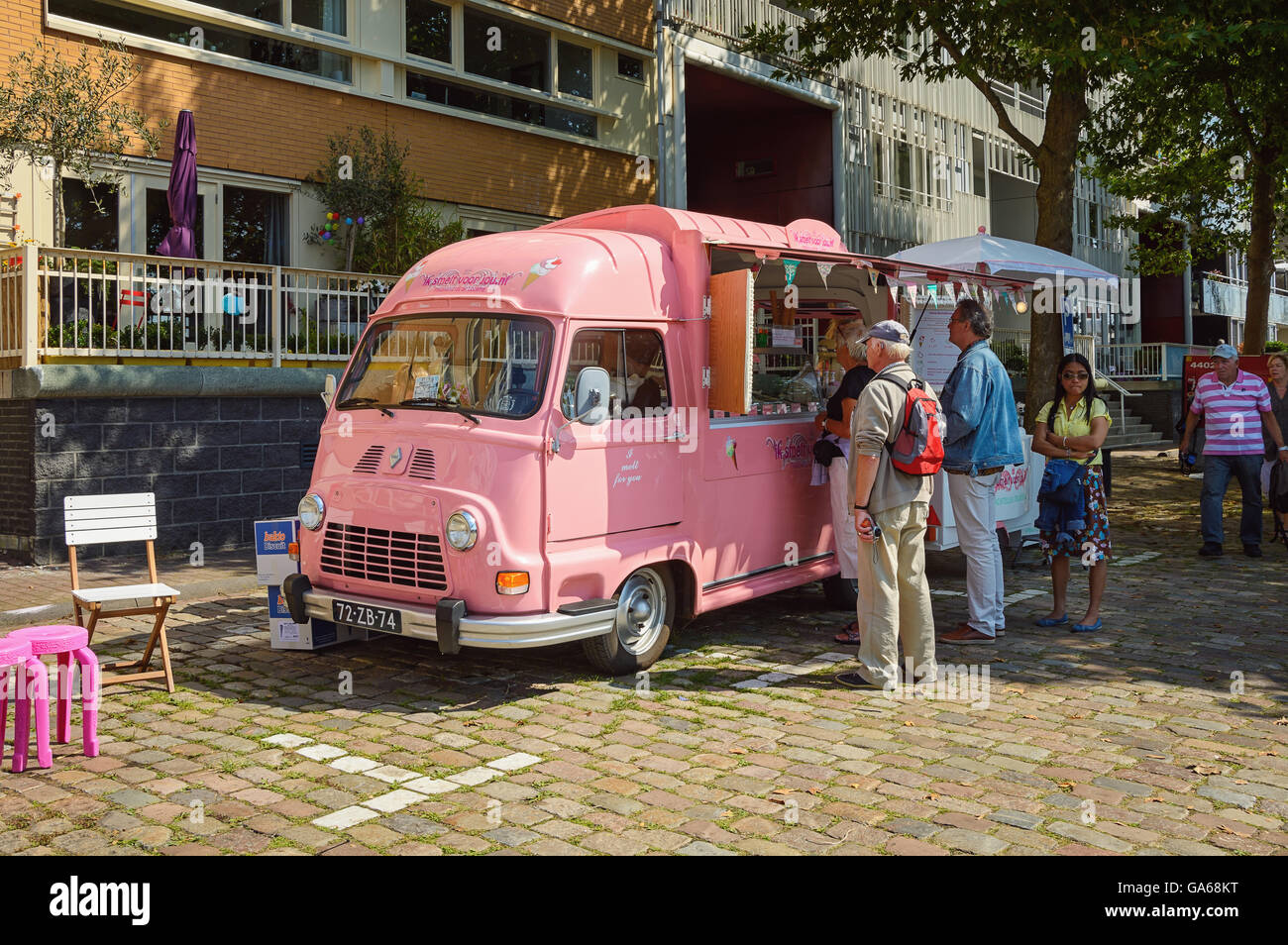 Glaces savoureuses à partir d'un van au cours de voilier Amsterdam 2015. Banque D'Images