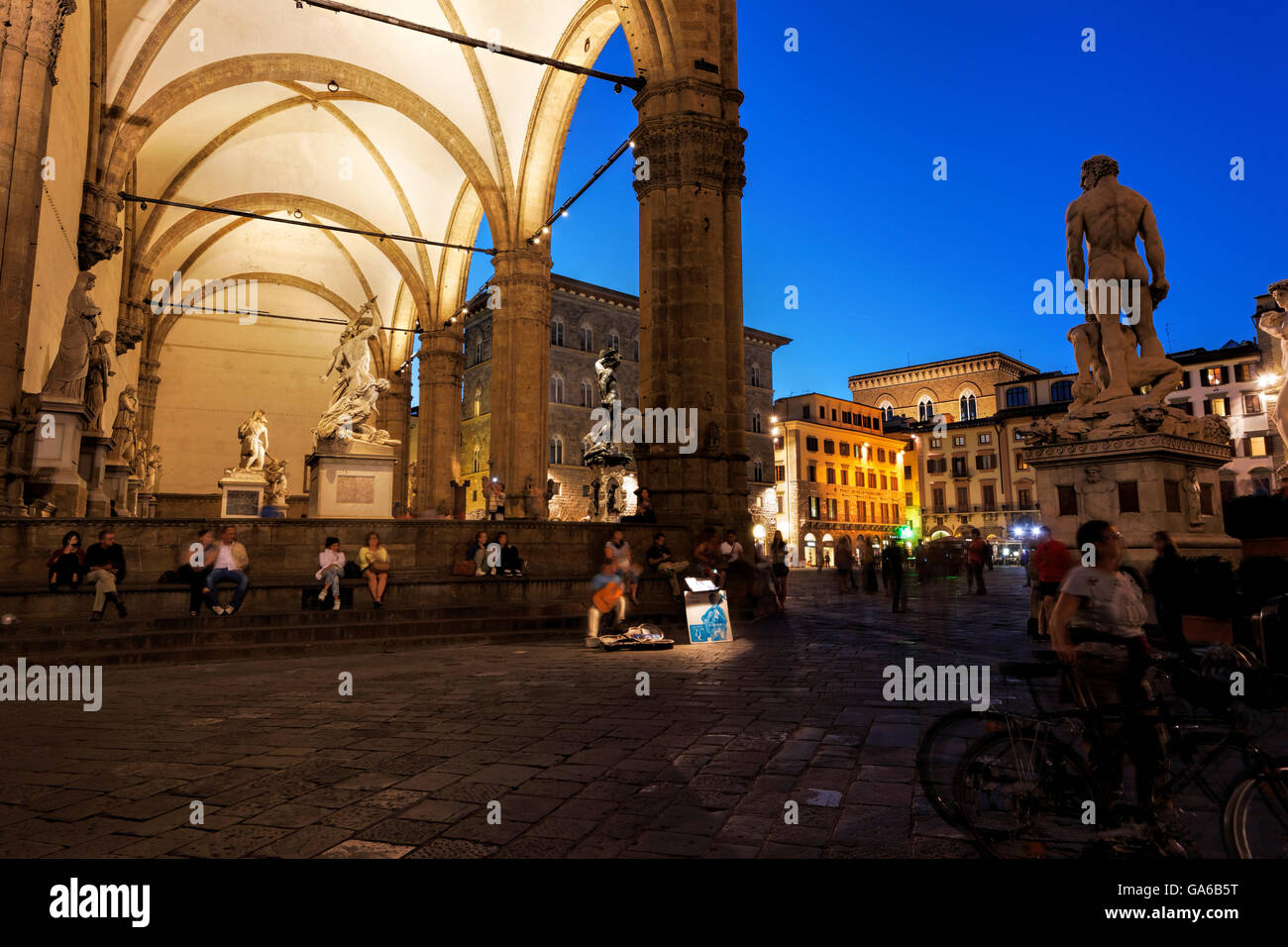 Loggia dei Lanzi et Piazza della Signoria par lumière du soir, Florence, Italie Banque D'Images