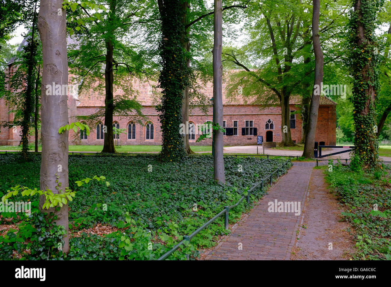Monastère historique et terrains à Ter Apel, Groningen, Pays-Bas Banque D'Images