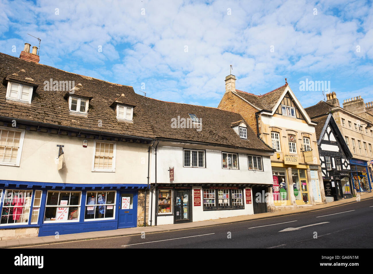 Boutiques le long de St Mary's Hill Stamford Lincolnshire UK Banque D'Images