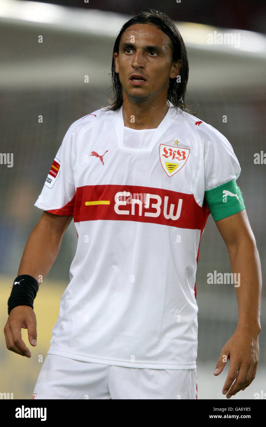 Football - première coupe de Ligue - semi-finale - VfB Stuttgart / Bayern Munich - Stade Gottlieb-Daimler. Fernando Meira, VfB Stuttgart Banque D'Images