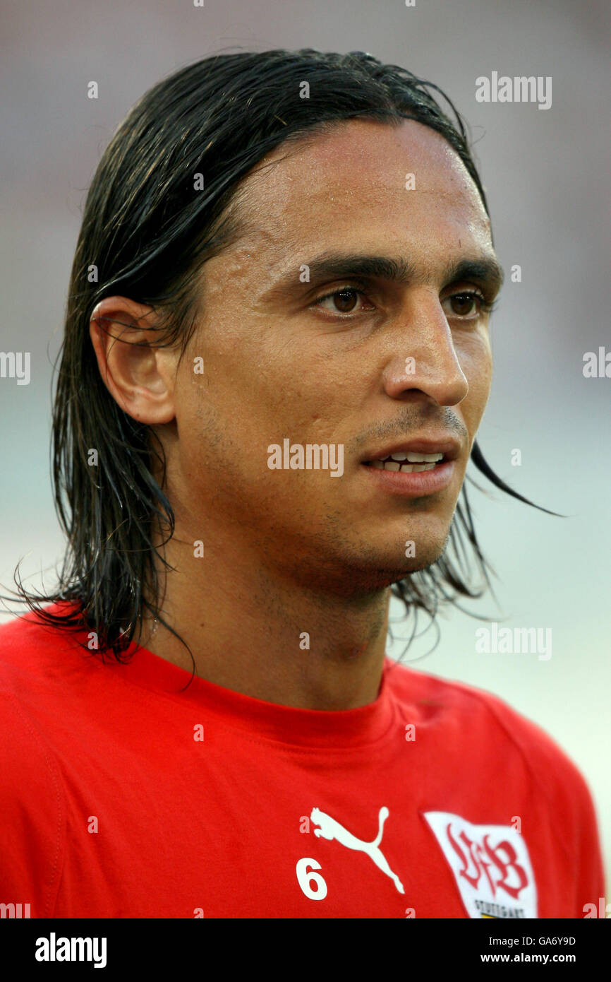 Football - première coupe de Ligue - semi-finale - VfB Stuttgart / Bayern Munich - Stade Gottlieb-Daimler. Fernando Meira, VfB Stuttgart Banque D'Images