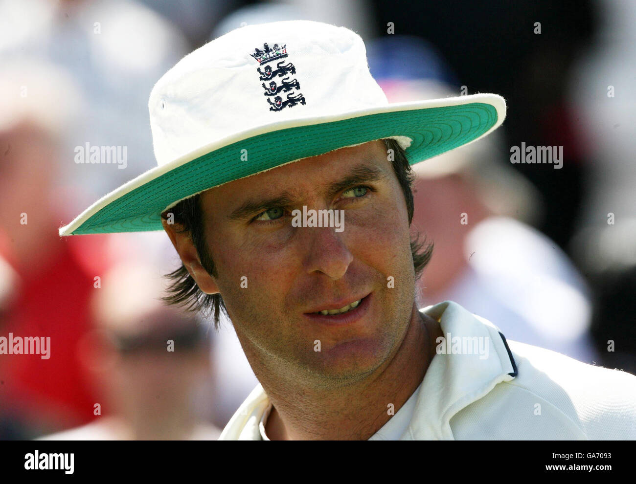 Cricket - npower second Test - Angleterre / Inde - cinquième jour - Trent Bridge.Le capitaine d'Angleterre Michael Vaughan regarde pendant la cinquième journée du deuxième match de npower Test contre l'Inde à Trent Bridge, Nottingham. Banque D'Images