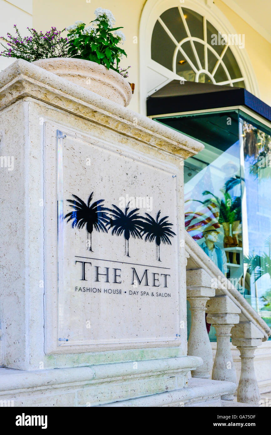 'La rencontre', une maison de mode, Day Spa et beauté dans un bâtiment de style architectural néo-grec, Saint Armand's Circle, Sarasota, FL Banque D'Images