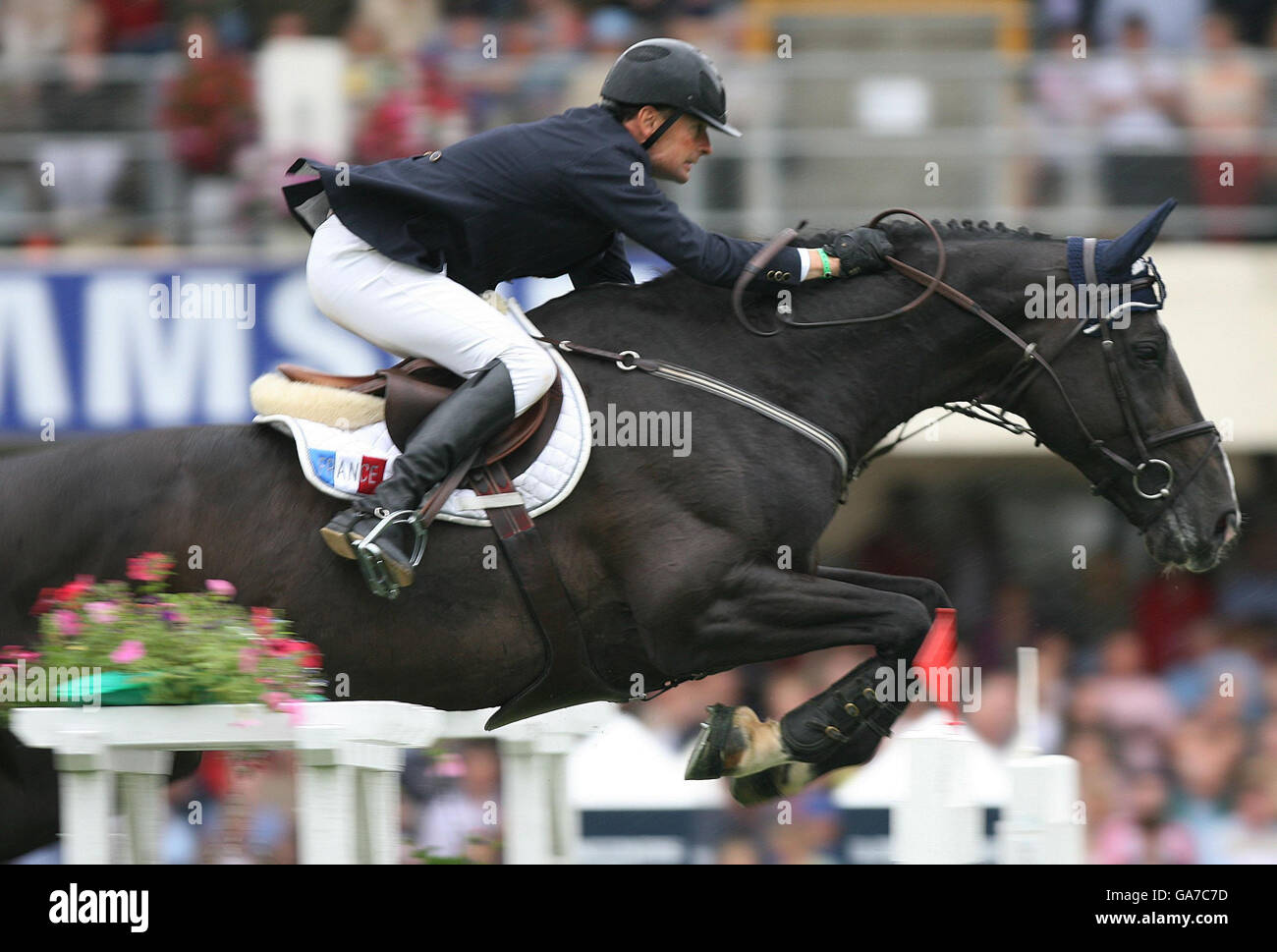 Frances Jerome Depas Monteagner saute la 10e clôture lors du trophée Aga Khan Challenge au Dublin Horse Show au RDS, Dublin. Banque D'Images