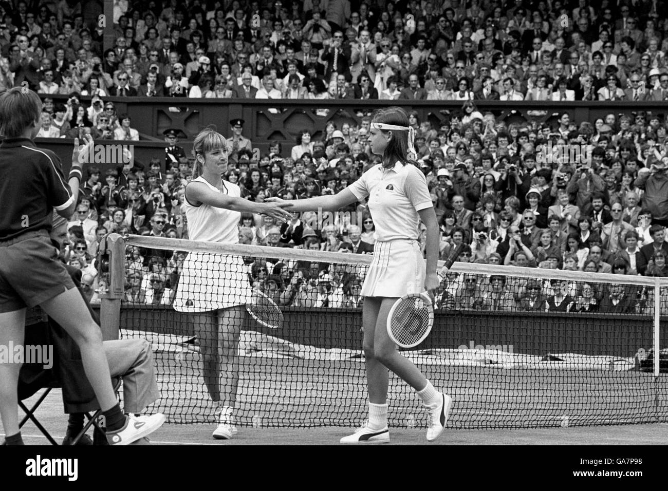 Tennis - Wimbledon - Simple dames - Final - Chris Evert Lloyd v Hana Mandlikova Banque D'Images