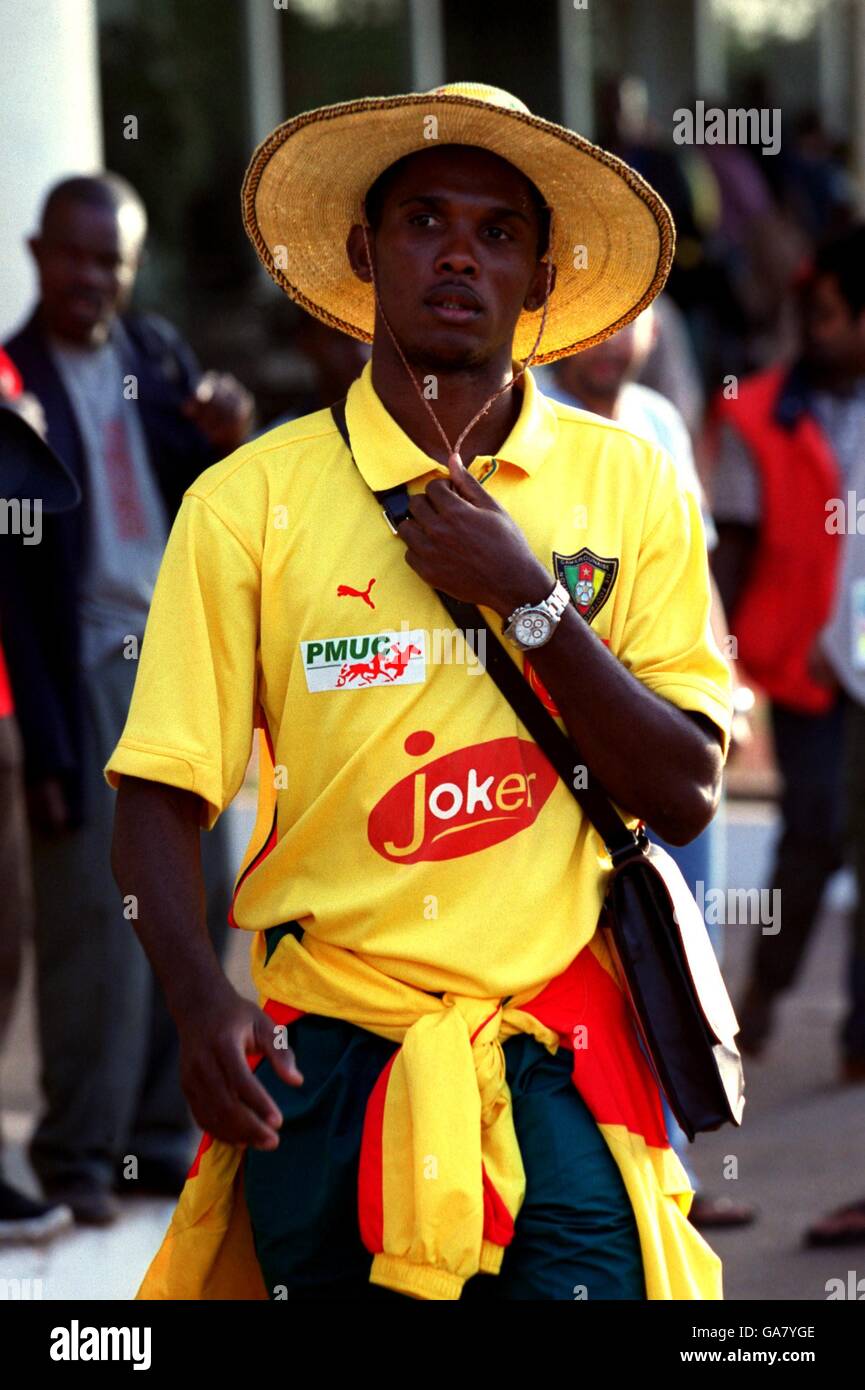 Football - Coupe d'Afrique des Nations Au Mali 2002 - Semi Final - Mali v Cameroun Banque D'Images