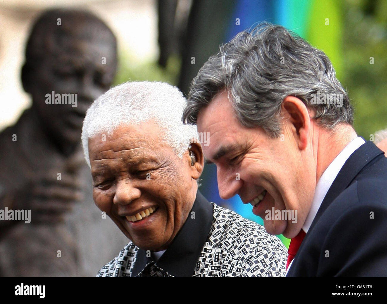 Statue de Mandela dévoilé Banque D'Images