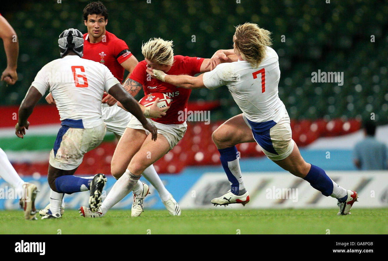 Au pays de Galles, Alix Popham a organisé le match de Remy Martin en France lors de la série d'été permanente Invesco au Millennium Stadium de Cardiff. Banque D'Images