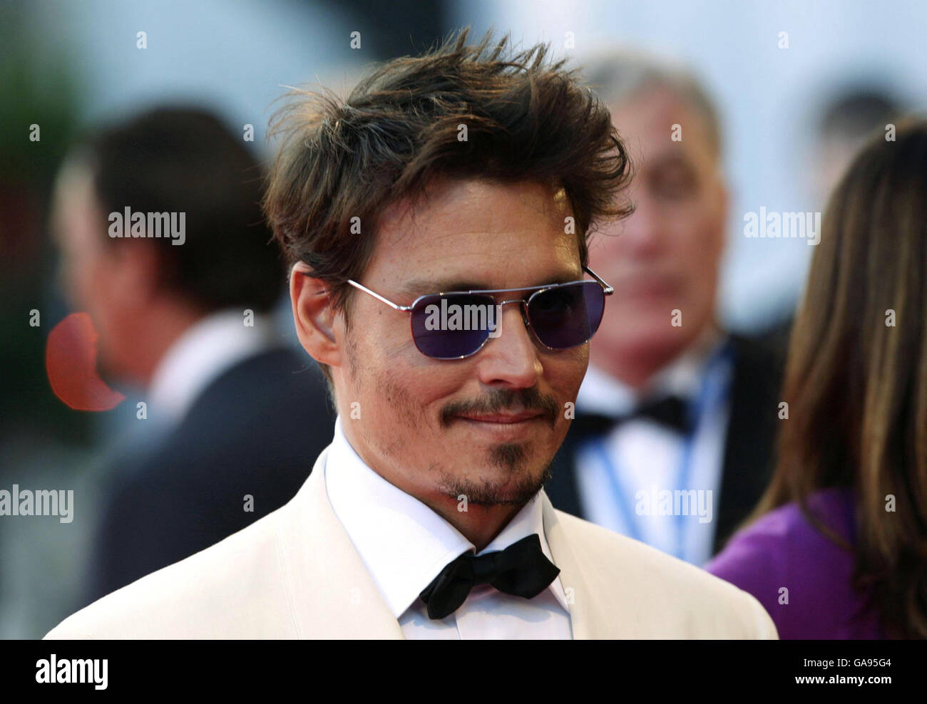 AP OUT Johnny Depp arrive à la première pour « The Nightmare Before Christmas 3-D », en avance sur son prix Lifetime Achievement Award, au Festival du film de Venise en Italie. Banque D'Images
