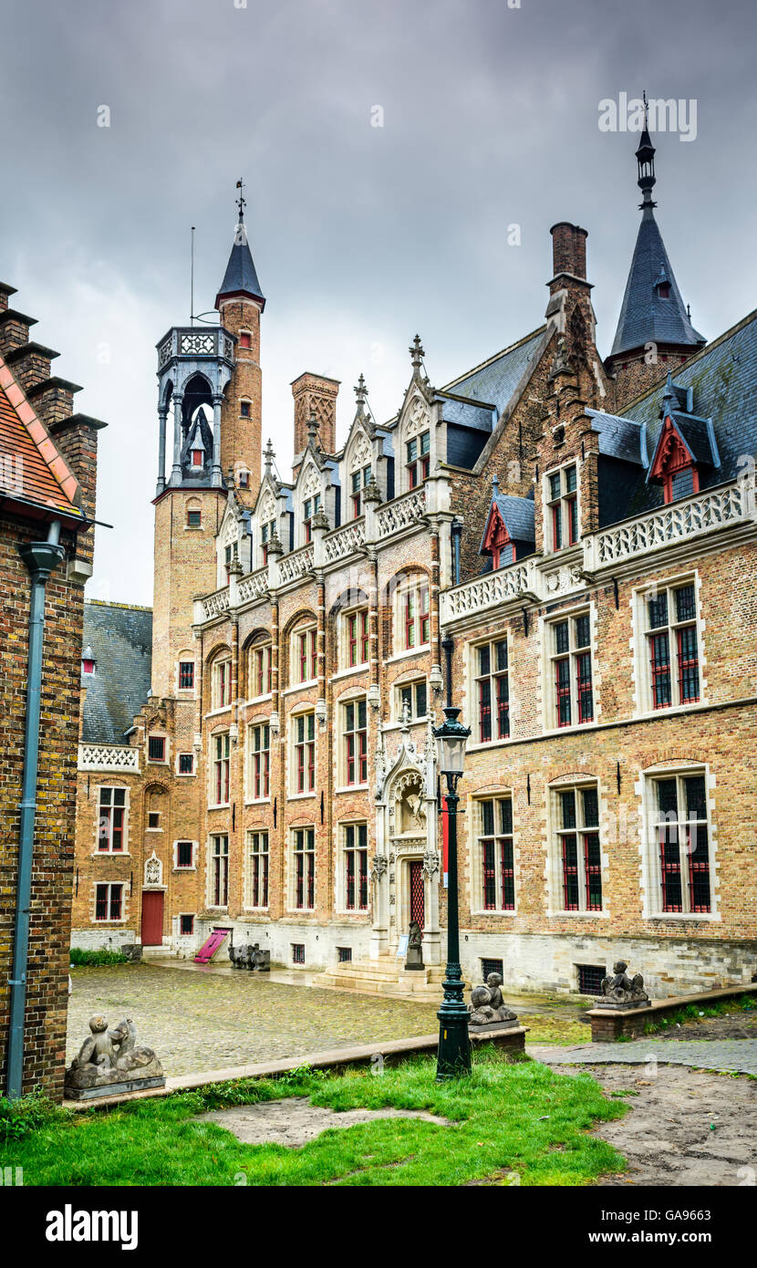 Bruges, Belgique. Bâtiment maçonnerie médiévale au centre-ville centre historique de Bruges, ville gothique en Flandre occidentale. Banque D'Images