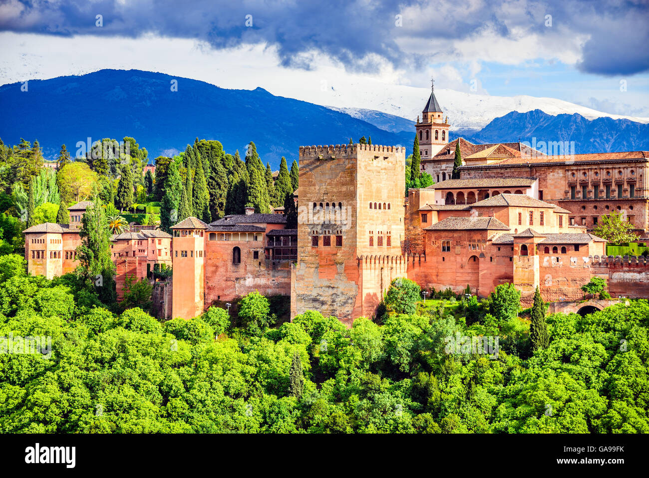 Granada, Espagne. Célèbre Alhambra, l'Émirat nasride, forteresse historique de voyage européen en Andalousie. Banque D'Images