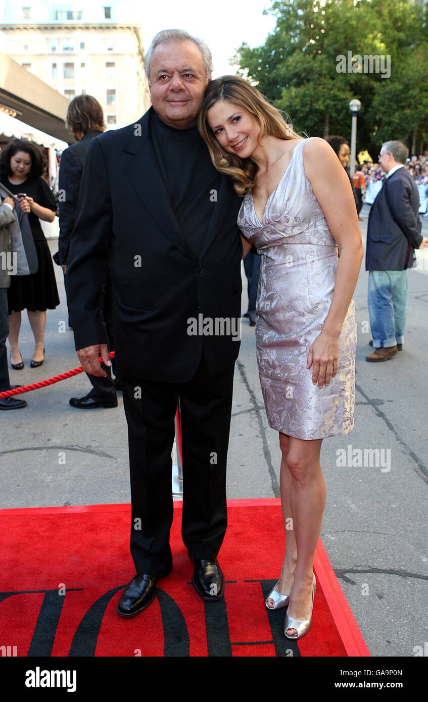 Paul Sorvino et sa fille Mira Sorvino arrivent pour la première de Reservation Road, au Festival international du film de Toronto, Canada. Banque D'Images