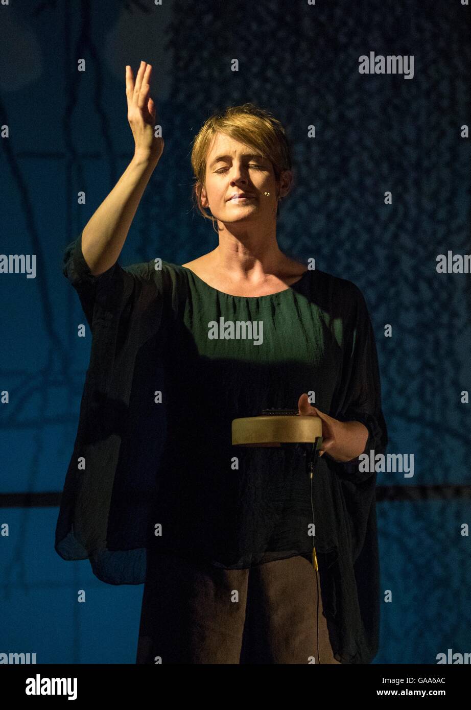 Edinburgh, Ecosse, Royaume-Uni. Le 05 août, 2016. Résistance au vent au Festival International d'Édimbourg, réalisée par Francis Cabrel Crédit : Richard Dyson/Alamy Live News Banque D'Images