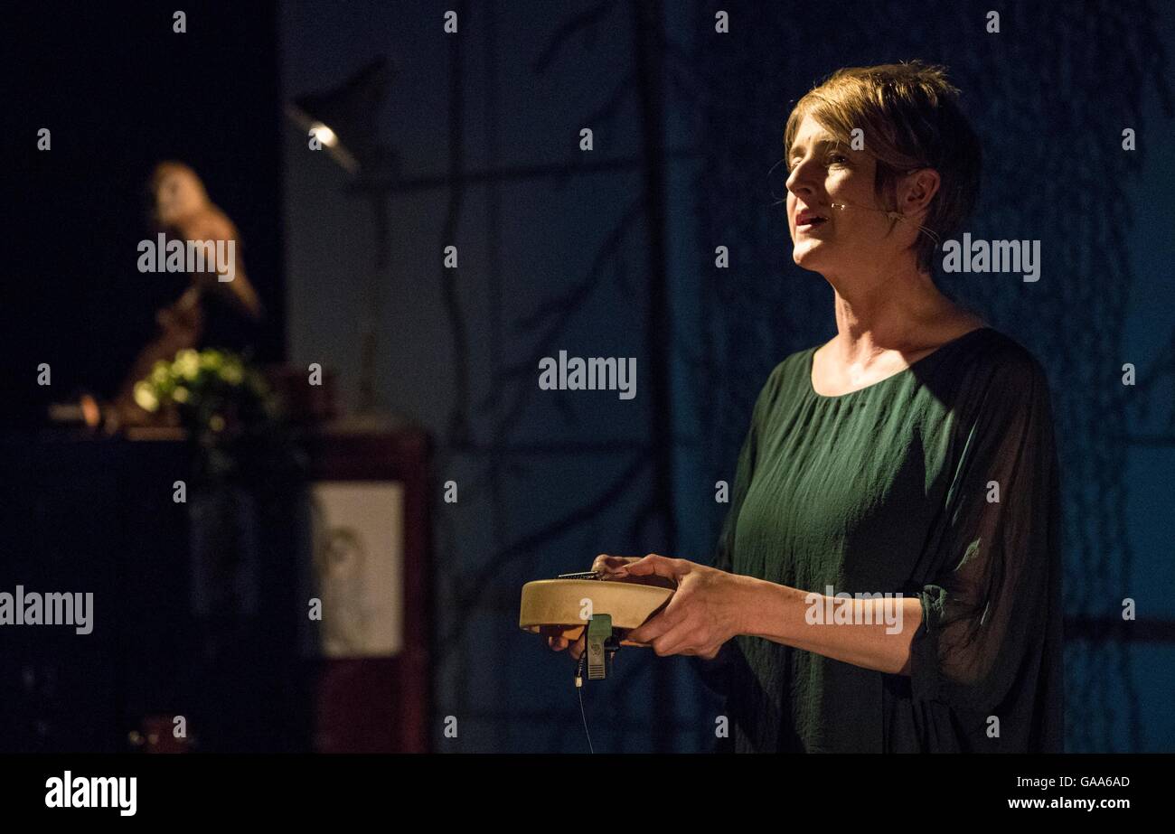 Edinburgh, Ecosse, Royaume-Uni. Le 05 août, 2016. Résistance au vent au Festival International d'Édimbourg, réalisée par Francis Cabrel Crédit : Richard Dyson/Alamy Live News Banque D'Images