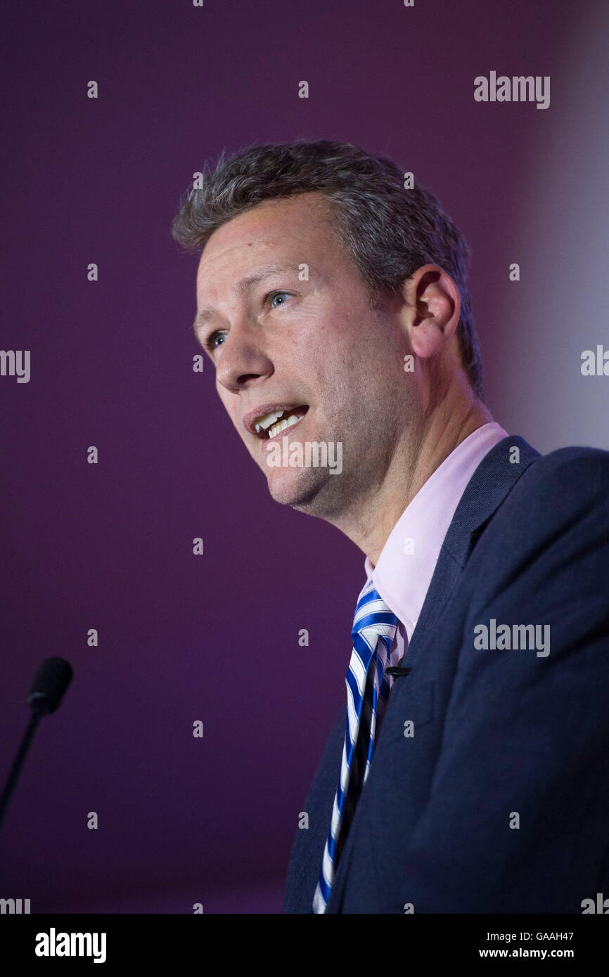 United Kingdom Independence Party (UKIP) leader dans le pays de Galles et le député européen pour le pays de Galles Nathan Gill. Banque D'Images