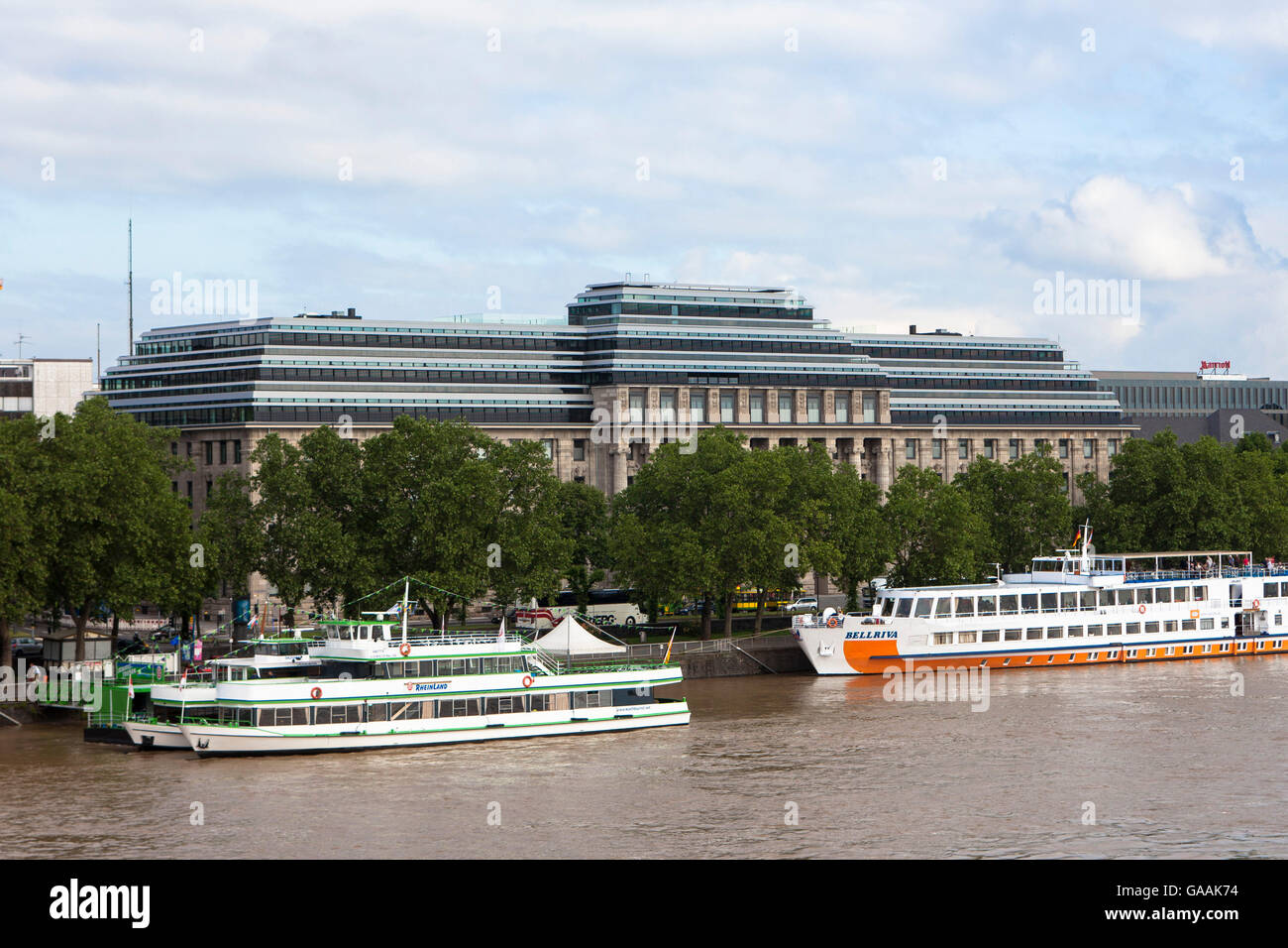 Par 'Neue Direction Unités' à la rue Konrad-Adenauer-Ufer, siège de l'Agence européenne de la sécurité aérienne (AESA) Banque D'Images