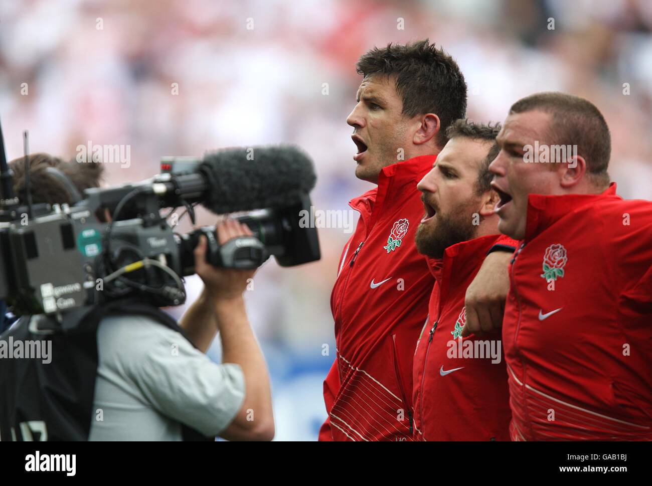 Rugby Union - IRB Rugby World Cup 2007 - Pool A - Angleterre / Samoa - Stade de la Beaujoire. Les joueurs d'Angleterre chantent l'hymne national Banque D'Images