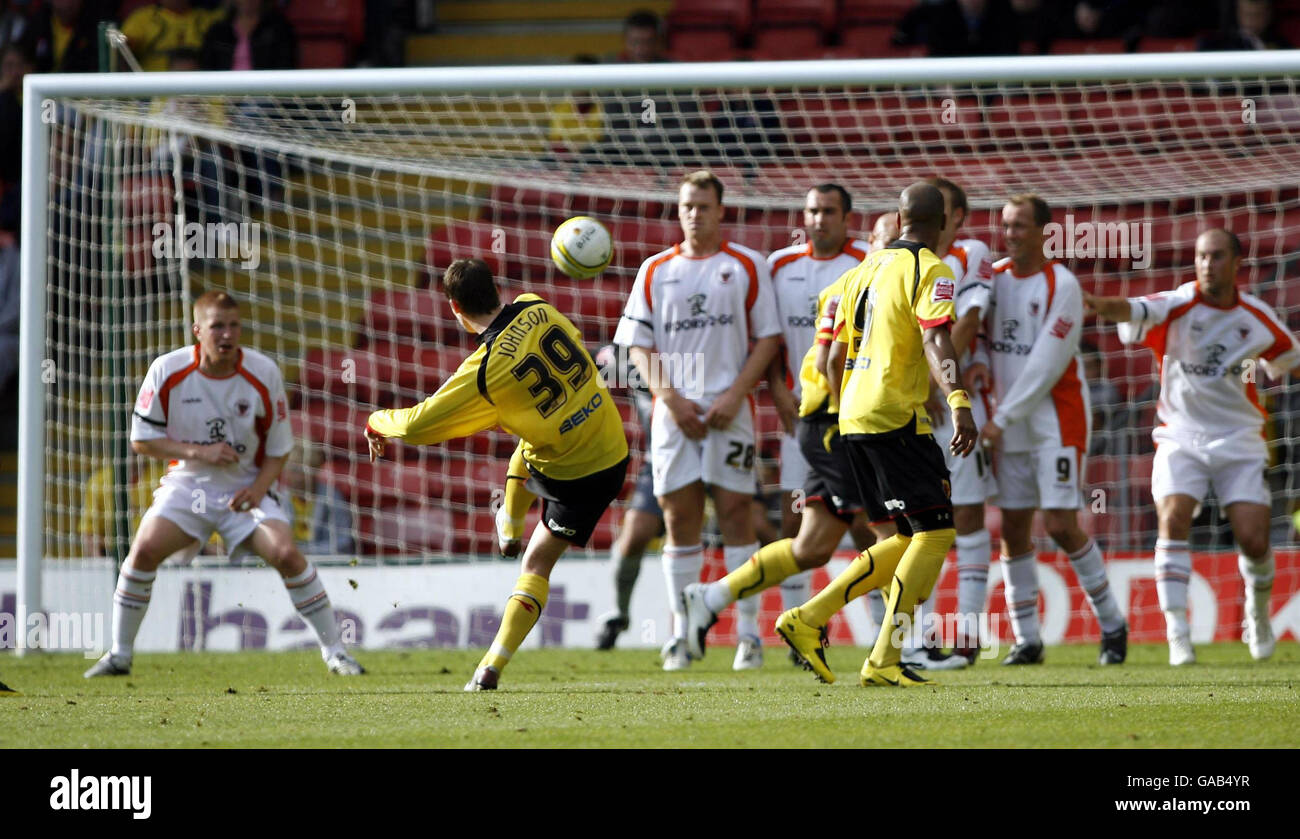 Adam Johnson de Watford a obtenu des scores lors du match de championnat de la ligue de football Coca-Cola à Vicarage Road, Watford. Banque D'Images