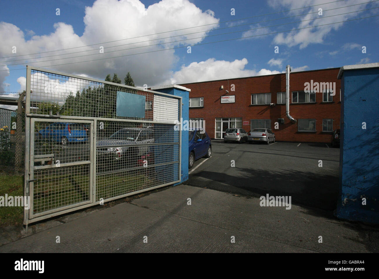 Vue générale de l'usine de confiserie Dunhills à Finglas, Dublin, après une explosion qui a laissé un homme se battre pour sa vie. Banque D'Images