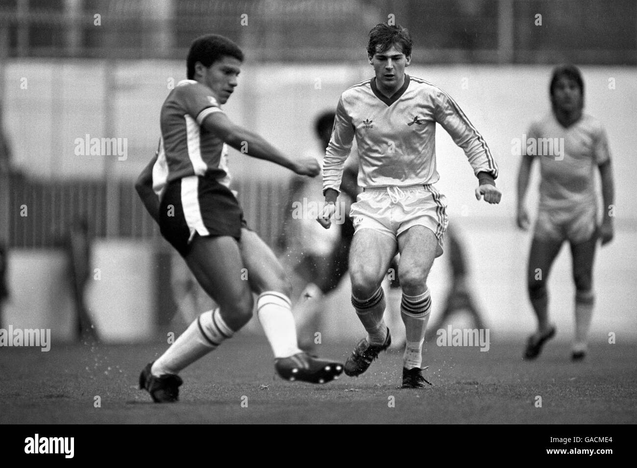 Une nouvelle photo d'action de Iain McParland, né à Édimbourg, qui joue pour Notts. Comté Banque D'Images