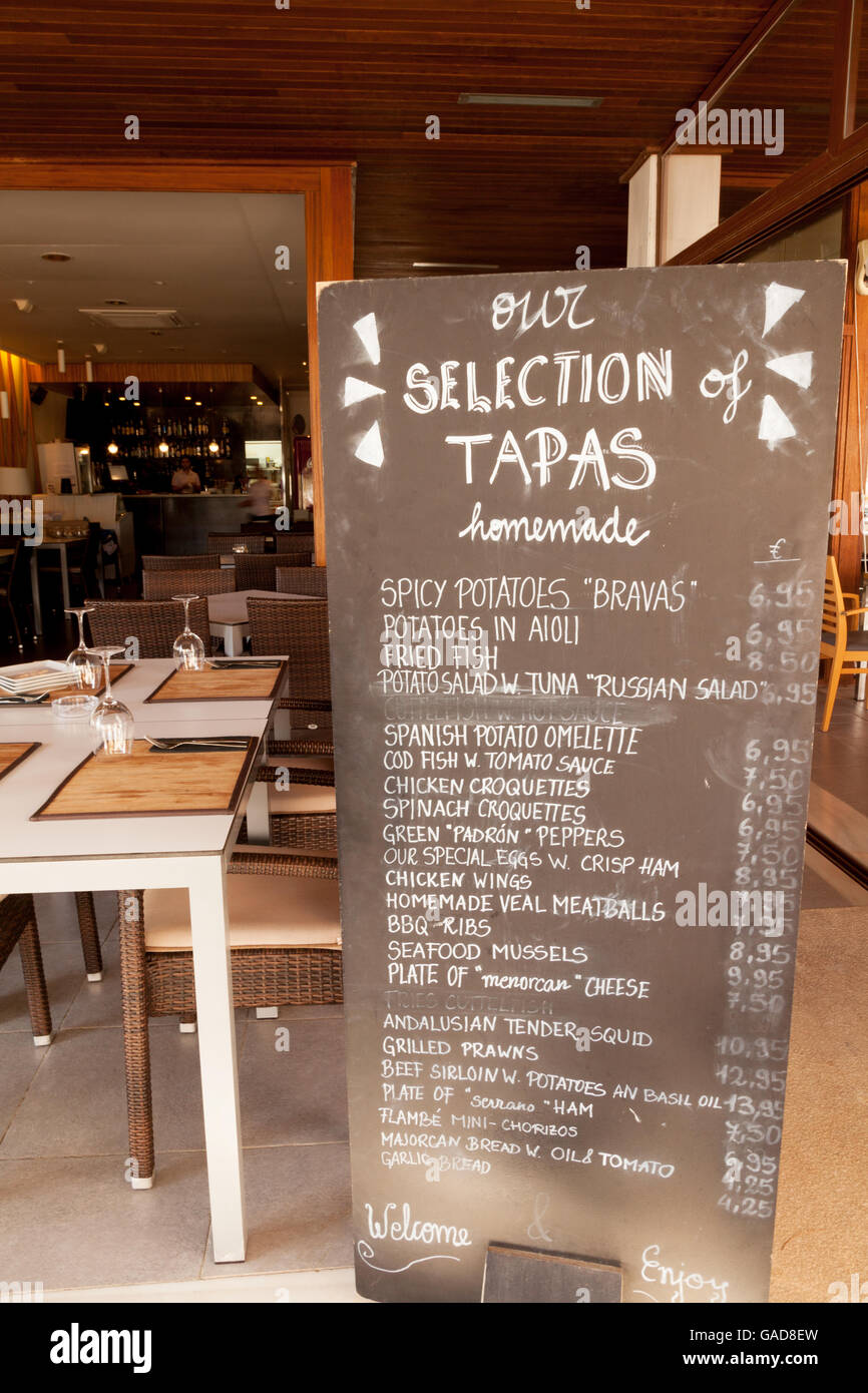 Menu restaurant de Tapas, Pollensa, Mallorca Majorque ( ), l'Espagne, Europe Banque D'Images