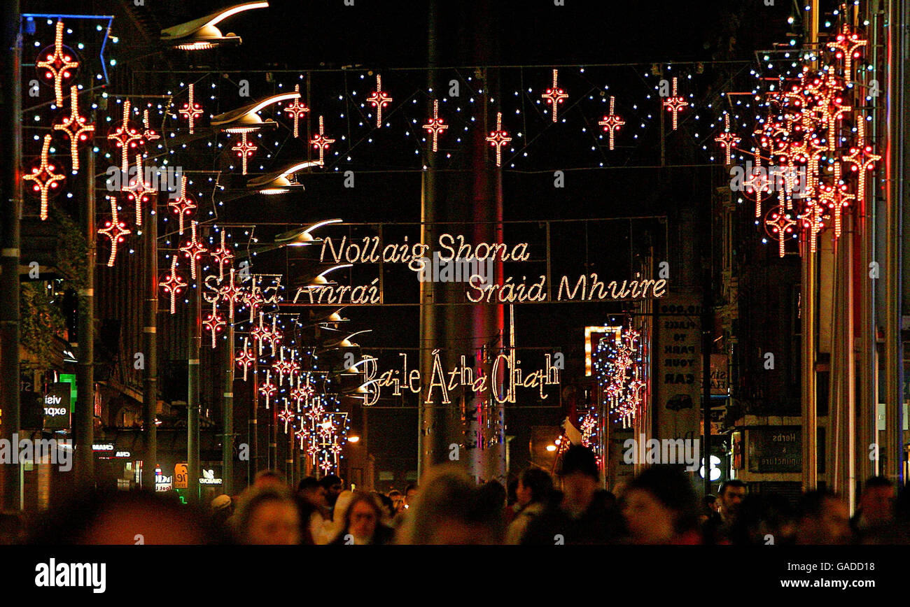 Lumières de Noël de Dublin.Vue générale de la rue Henry de Dublin après que les lumières de Noël ont été allumées ce soir. Banque D'Images