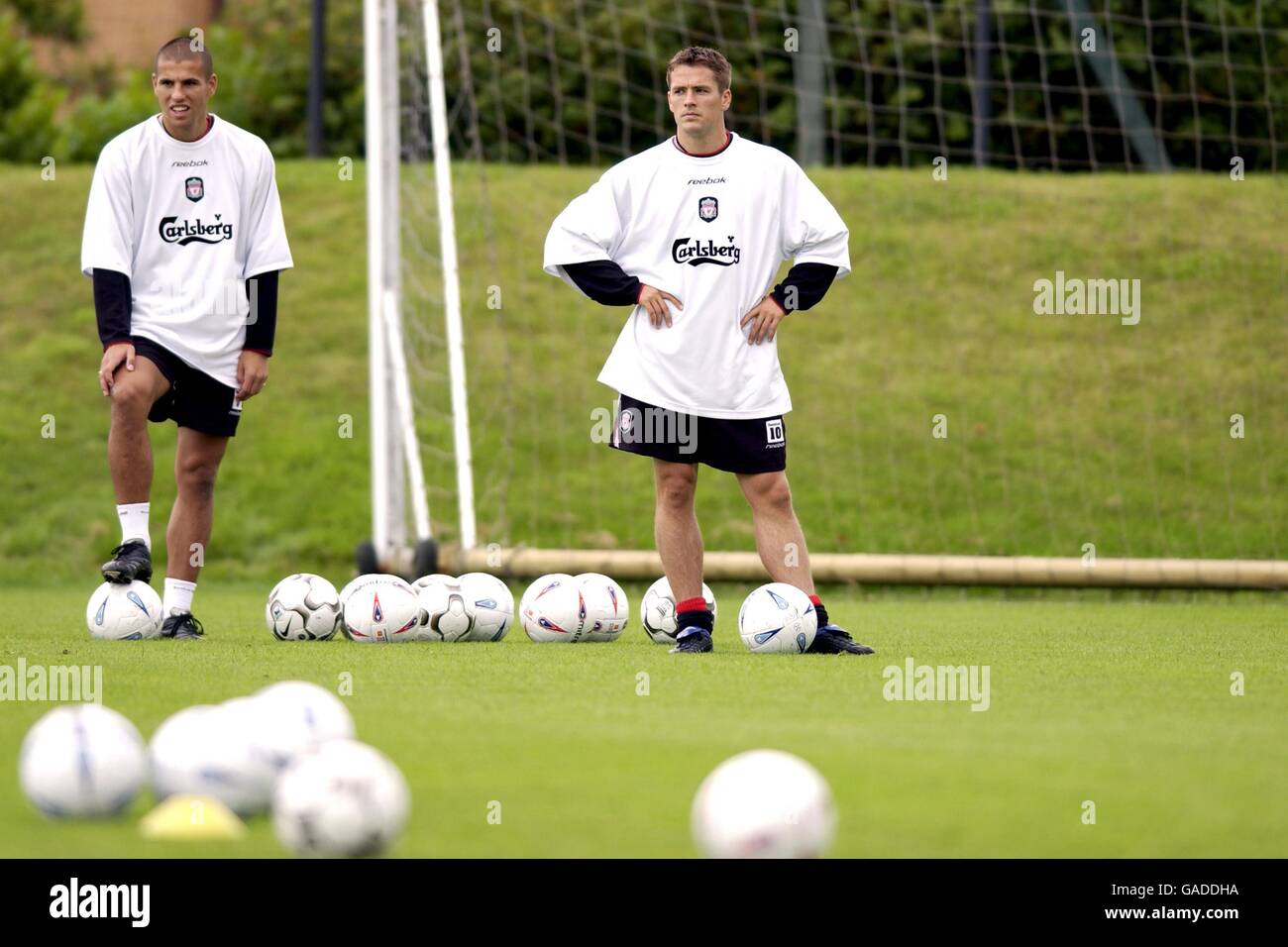 Soccer - FA Barclaycard Premiership - Liverpool Training. Milan Baros et Michael Owen de Liverpool Banque D'Images