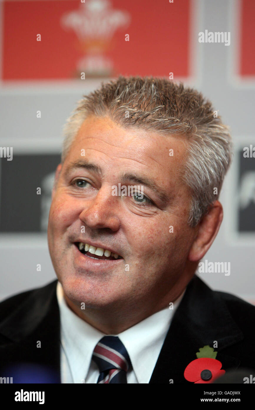 Warren Gatland est dévoilé en tant que nouvel entraîneur de rugby gallois lors d'une conférence de presse au Millennium Stadium, Cardiff. Banque D'Images