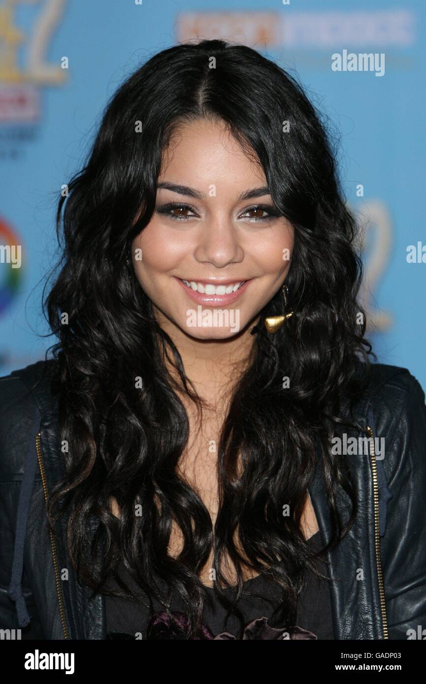 Vanessa Hudgens arrive à la première DVD de High School musical 2:Extended Edition au théâtre El Capitan de Los Angeles. Banque D'Images