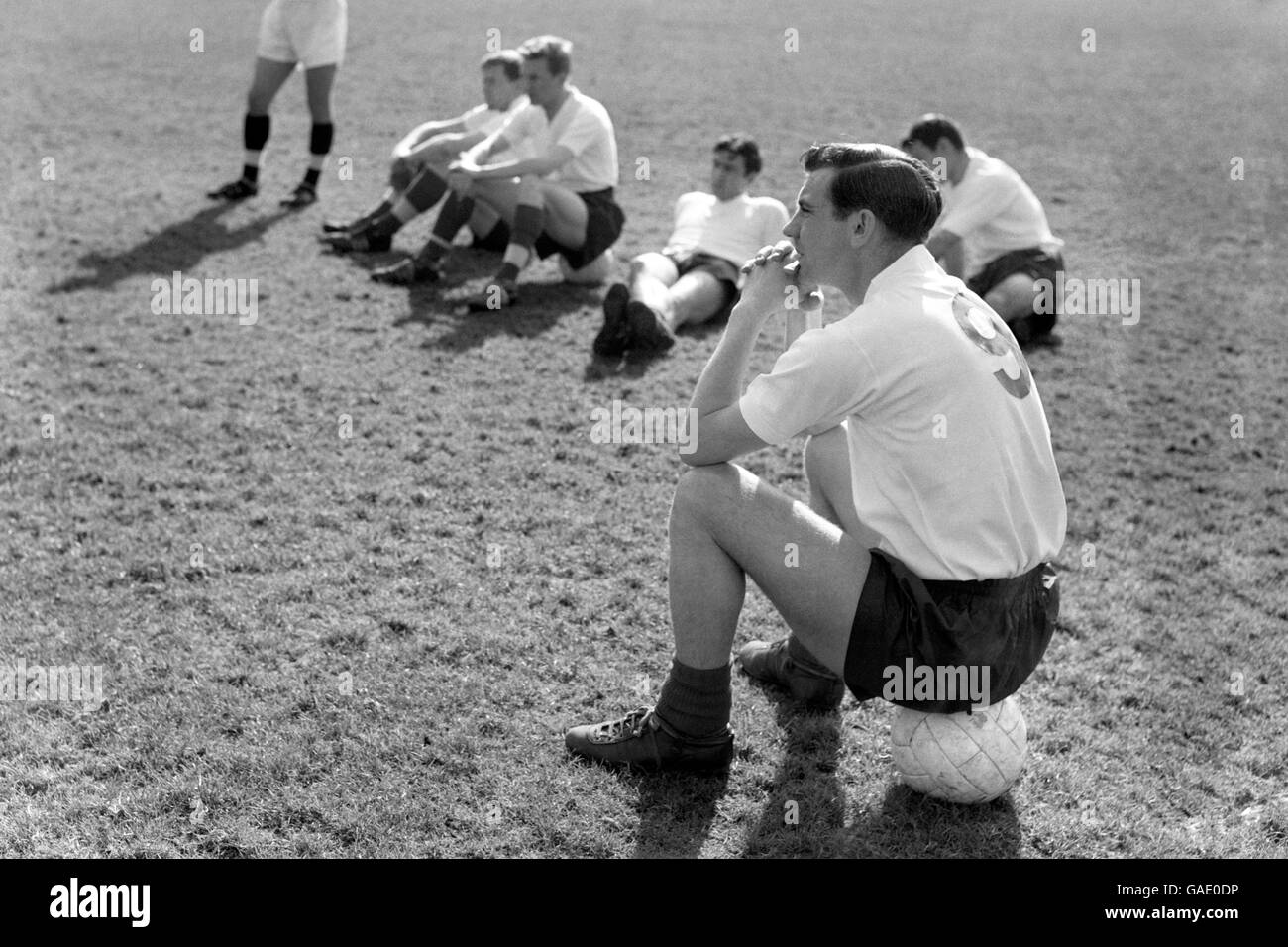 Soccer - première division - Fulham Training. Johnny Haynes pendant l'entraînement à Roehampton. Banque D'Images