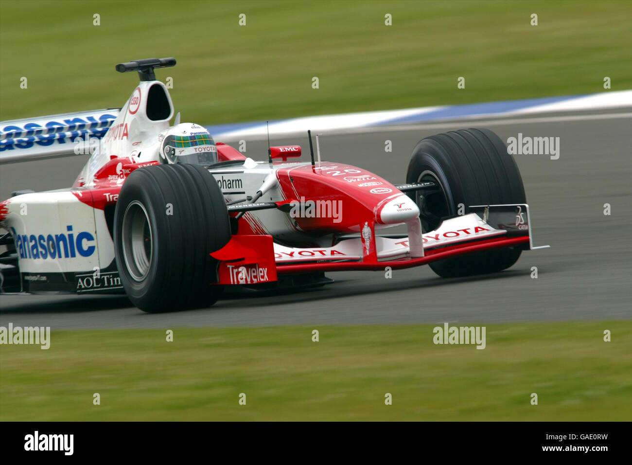 Course automobile Formula One - Grand Prix de Grande-Bretagne - qualification. Allan McNish, Toyota Banque D'Images