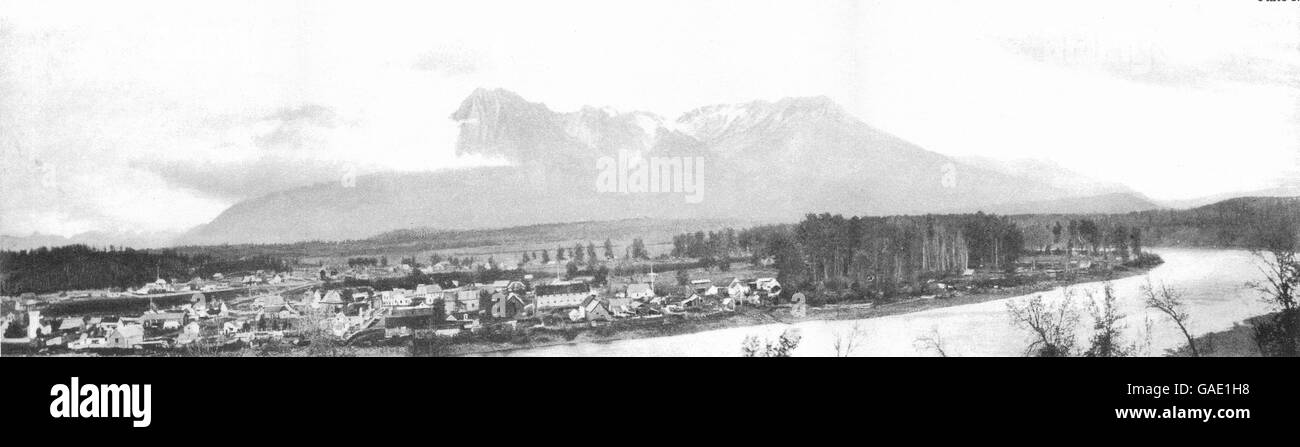 CANADA : Rocher Deboule montagnes, rivière Skeena, Hazelton, 1919 carte vintage Banque D'Images