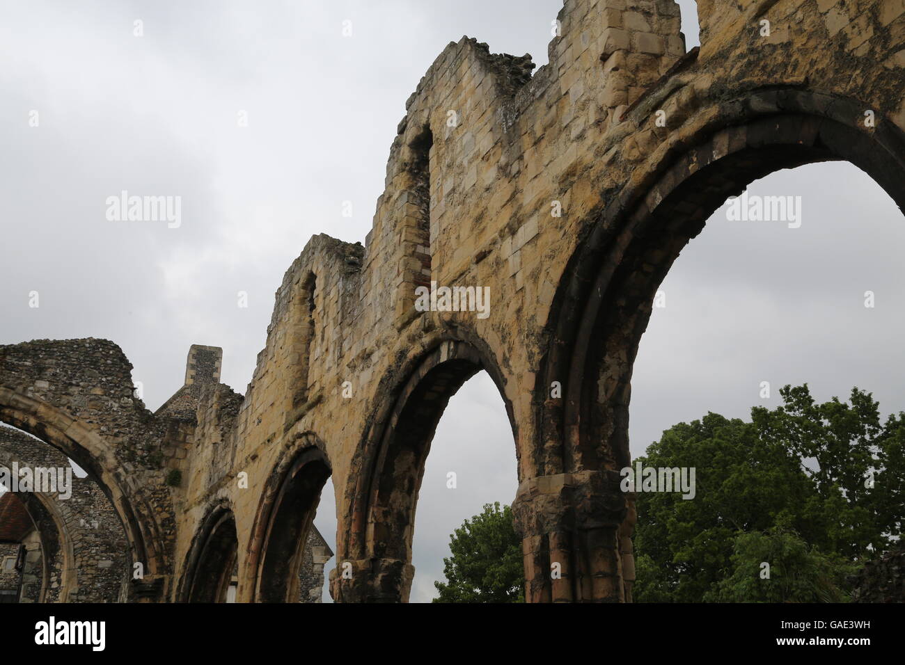Arches sont tout ce qui reste de l'abbaye d'origine du monastère. Il a été détruit après la dissolution des monastères. Banque D'Images