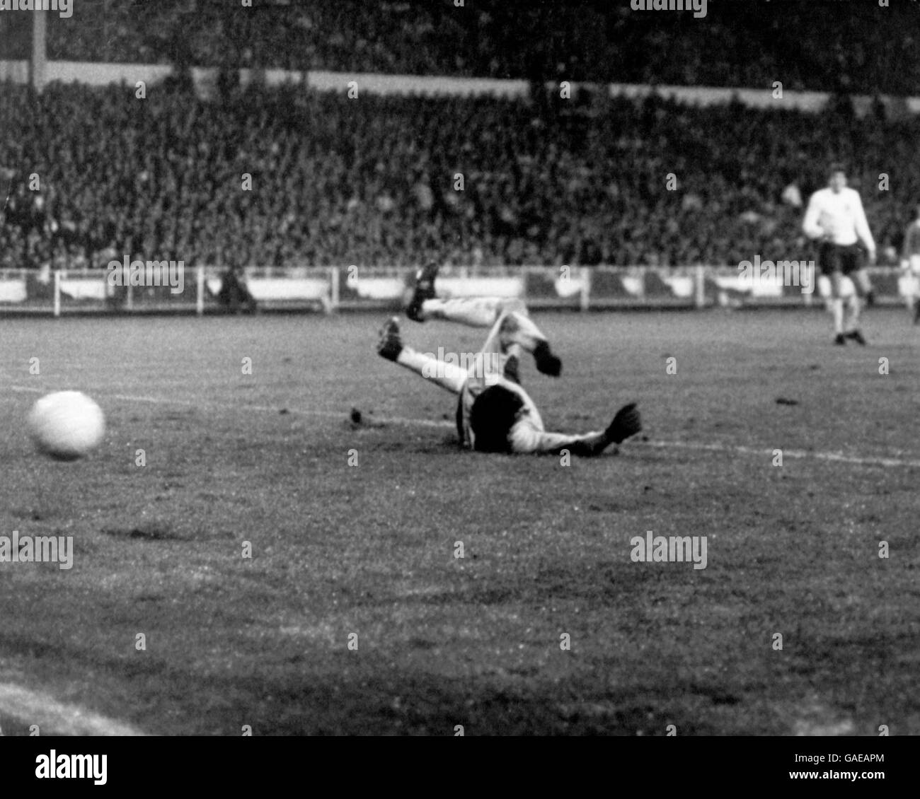 - Football - Championnat d'Europe - première partie de quart de finale l'Angleterre v l'Allemagne de l'Ouest Banque D'Images