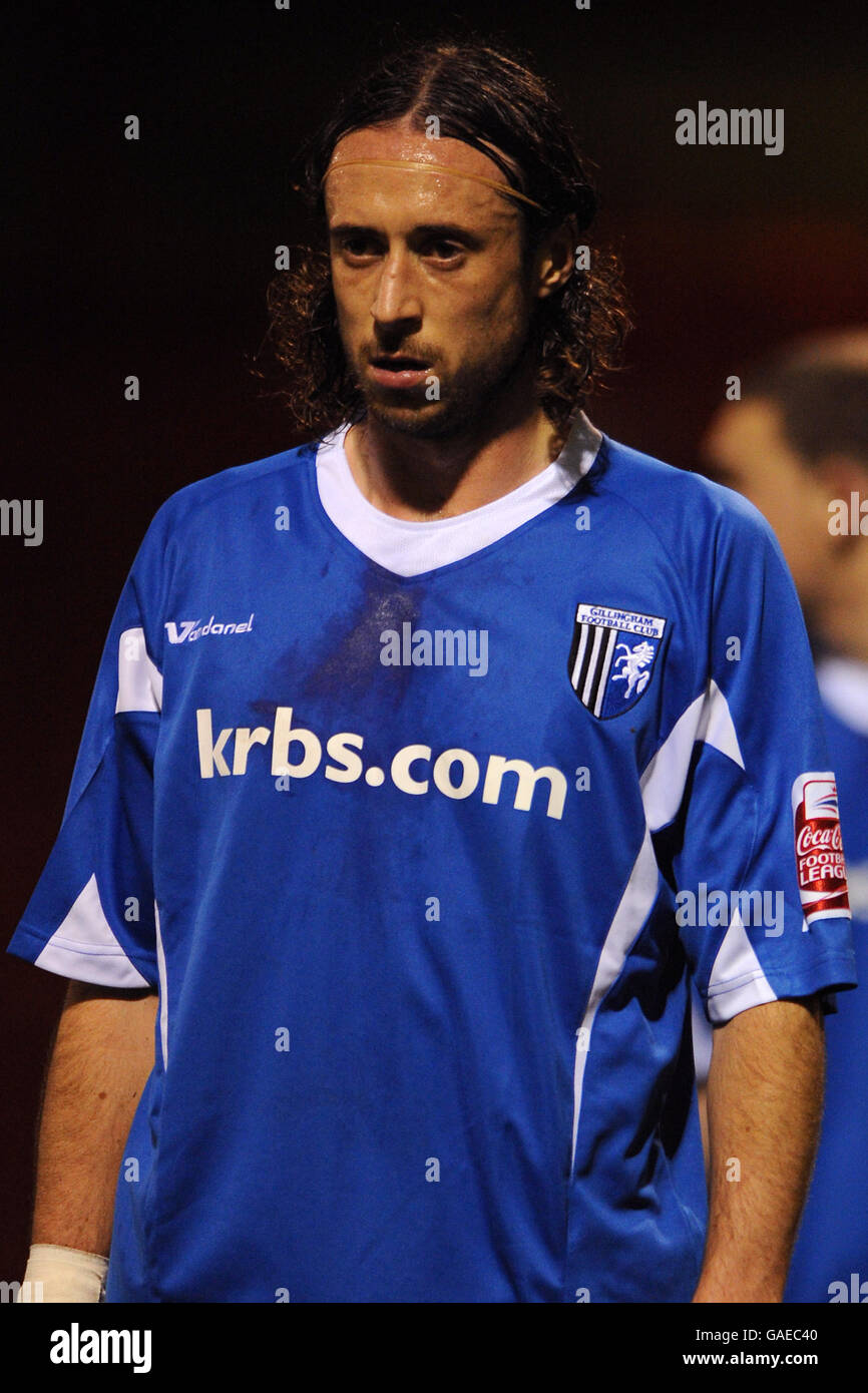 Football - Coca-Cola football League One - Crewe Alexandra v Gillingham - The Alexandra Stadium.Adam Miller, Gillngham Banque D'Images