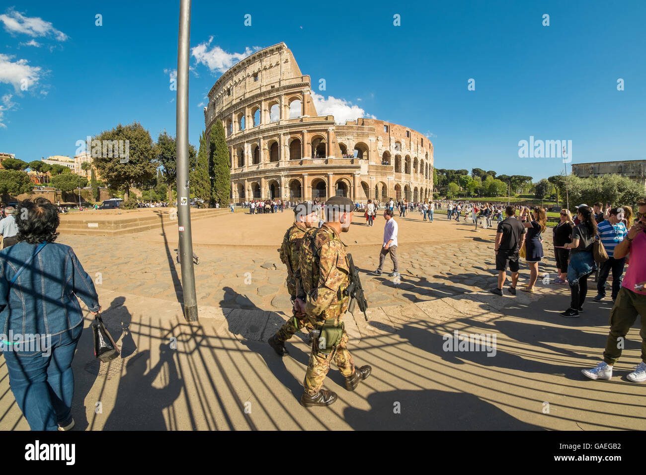 Déploiement de la sécurité militaire, Rome, Colosseum Banque D'Images