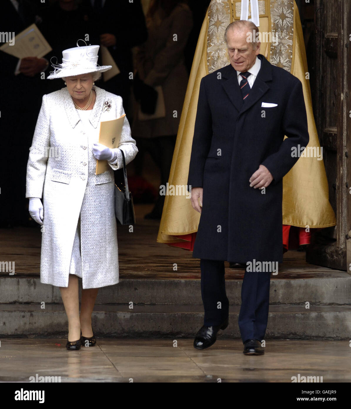 La reine Elizabeth II et le duc d'Édimbourg quittent l'abbaye de Westminster, à Londres, après le service de célébration de l'anniversaire du mariage des diamants de la reine Elizabeth II et du duc d'Édimbourg. Banque D'Images