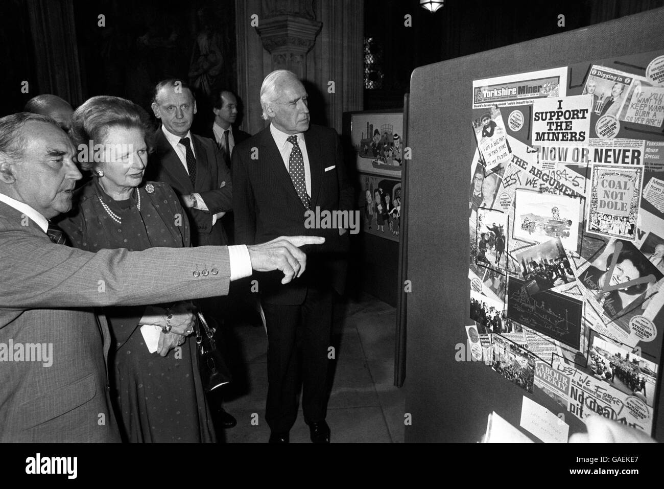 Politique - Chambre des communes - Art Exhibition - N'oublions jamais Banque D'Images