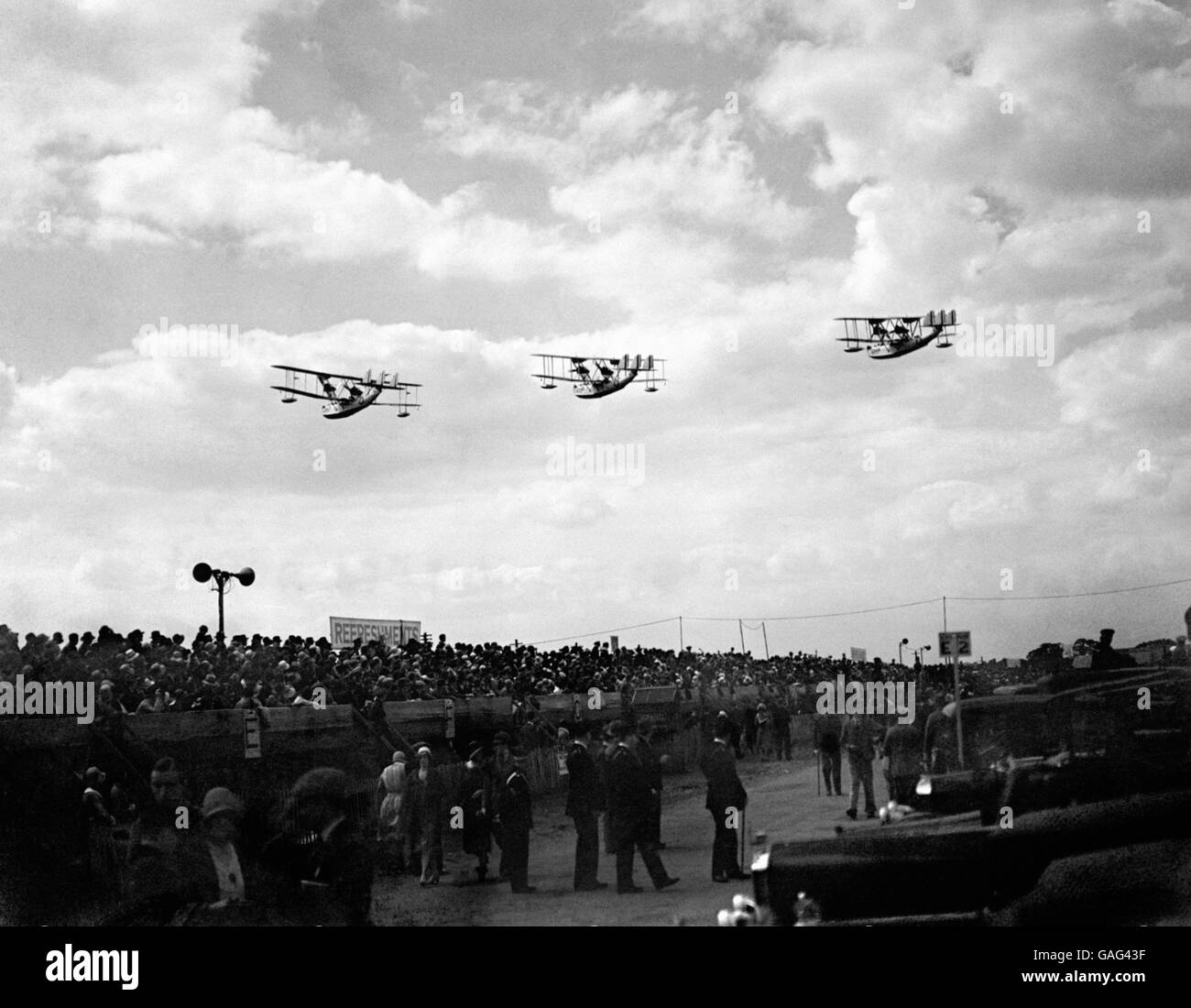 Un vol de Mark II Supermarine Southampton Flying Boats au départ de RAF Calshot à la course de RAF à Hendon. Banque D'Images