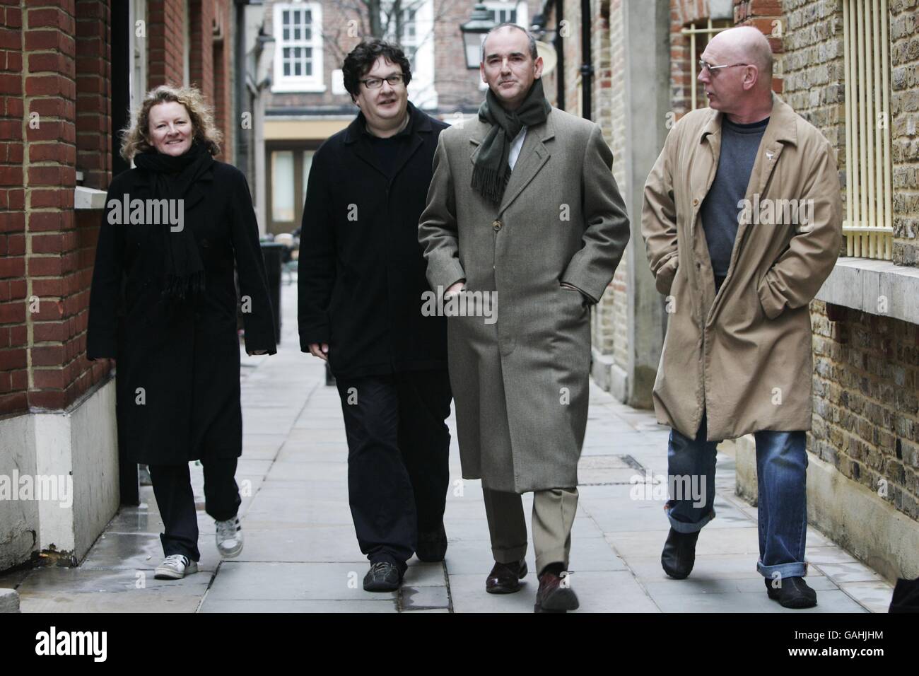 L-R Rachel Whiteread, Mark Wallinger, Christopher le Brun et Richard Deacon quatre des artistes sélectionnés pour la Ebbsfleet Landmark Commision qui a été annoncée aujourd'hui à Clerkenwell, Londres. Banque D'Images