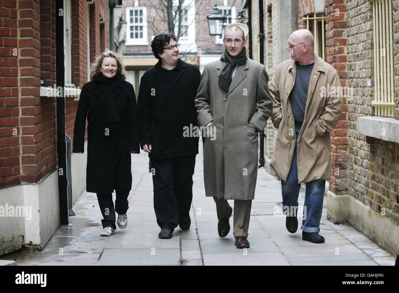 L-R Rachel Whiteread, Mark Wallinger, Christopher le Brun et Richard Deacon quatre des artistes sélectionnés pour la Ebbsfleet Landmark Commision qui a été annoncée aujourd'hui à Clerkenwell, Londres. Banque D'Images