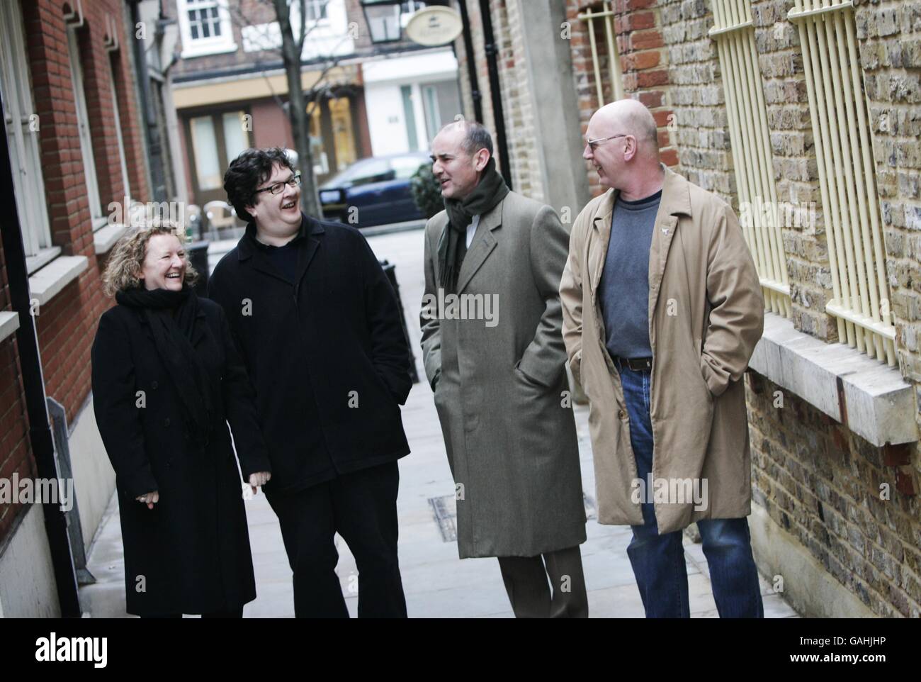 L-R Rachel Whiteread, Mark Wallinger, Christopher le Brun et Richard Deacon quatre des artistes sélectionnés pour la Ebbsfleet Landmark Commision qui a été annoncée aujourd'hui à Clerkenwell, Londres. Banque D'Images