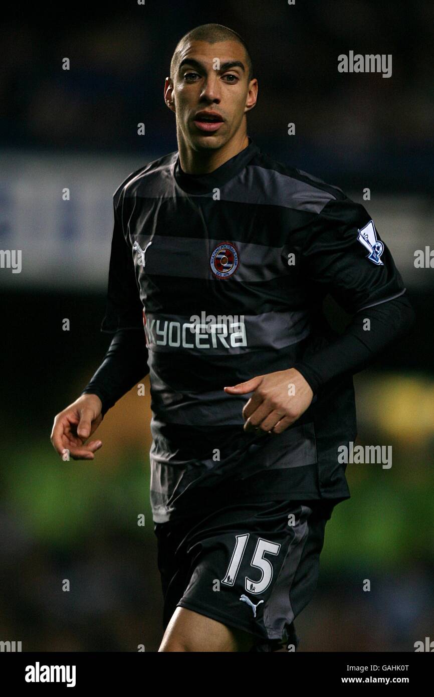 Soccer - Barclays Premier League - Chelsea v Reading - Stamford Bridge. James Harper, lecture Banque D'Images