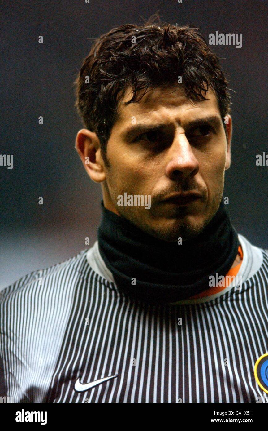 Inter Milan Goalkeeper Francesco Toldo Banque De Photographies Et D Gardien De But Inter Milan G81hye